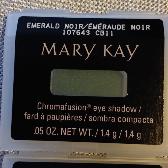 Lot of 6 Mary kay eye shadows. All brand new. See pictures for colors. - Picture 2 of 7